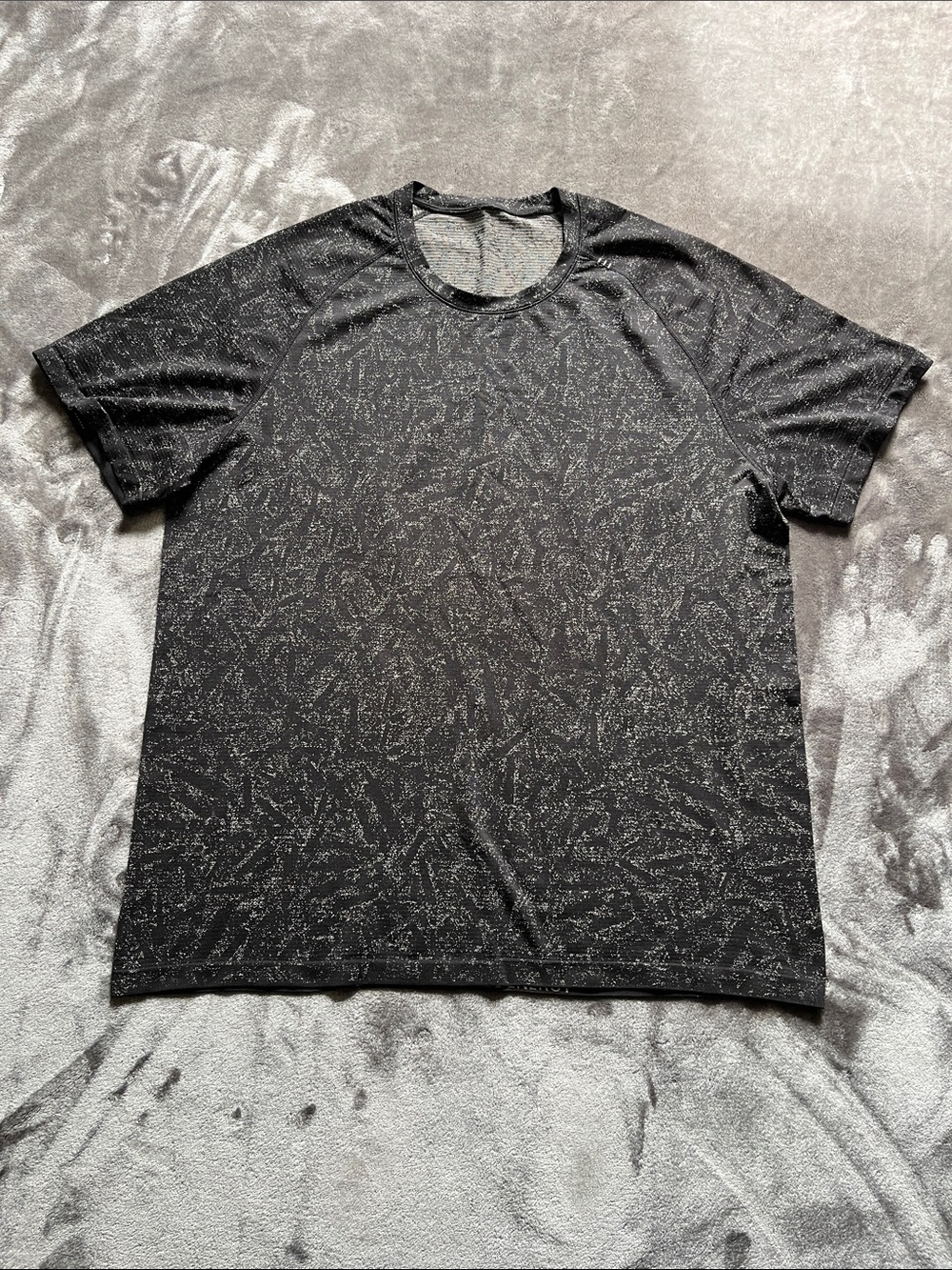 Lululemon Men’s Metal Vent Tech short sleeve Shirt, black/grey, size xxl
